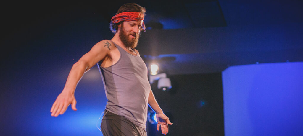 Edu Soto, en el teatro La Latina | Edu Soto en el escenario (imagen: Teatro La Latina)